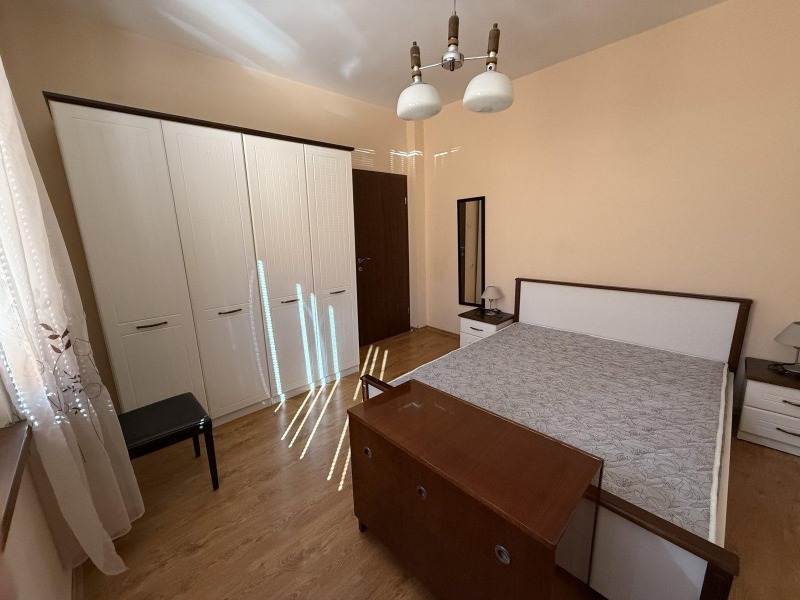 Дава под нем  2-стаен, град София, Лозенец •  650 € • ID 20537355 — holmes.bg - [1] 