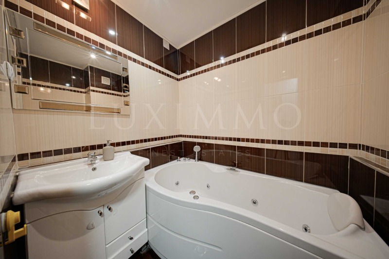 Дава под наем 3-СТАЕН, гр. София, Център, снимка 17 - Апартаменти - 52429737