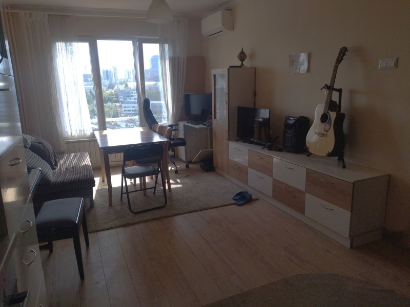 Дава под нем  3-стаен, град София, Дружба 1 •  475 EUR • ID 42501173 — holmes.bg - [1] 