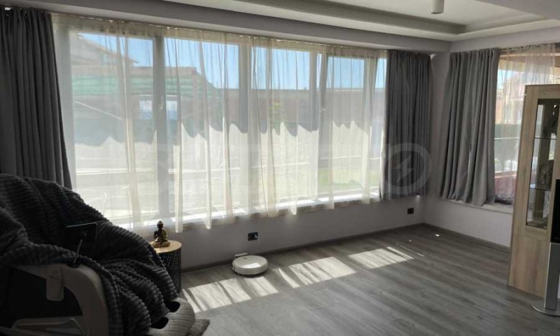 De inchiriat  2 dormitoare Varna , Briz , 160 mp | 70789493 - imagine [3]