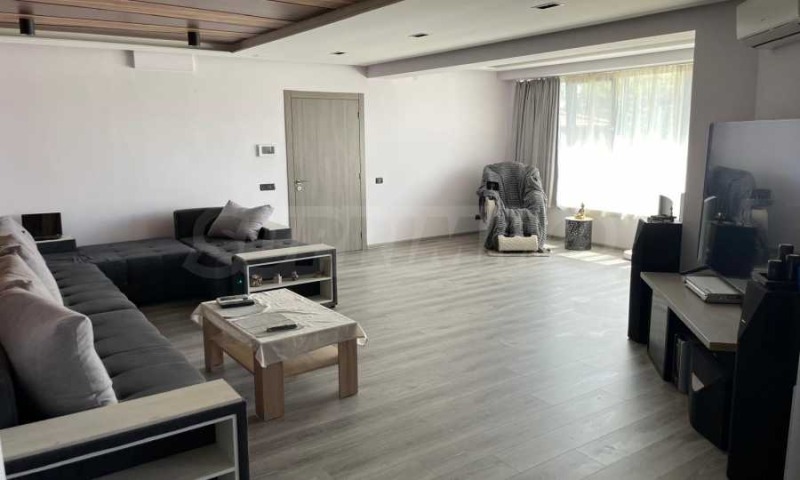 De inchiriat  2 dormitoare Varna , Briz , 160 mp | 70789493