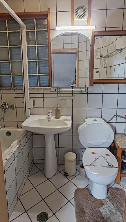 Дава под наем 3-СТАЕН, гр. София, Лозенец, снимка 8 - Апартаменти - 52624066