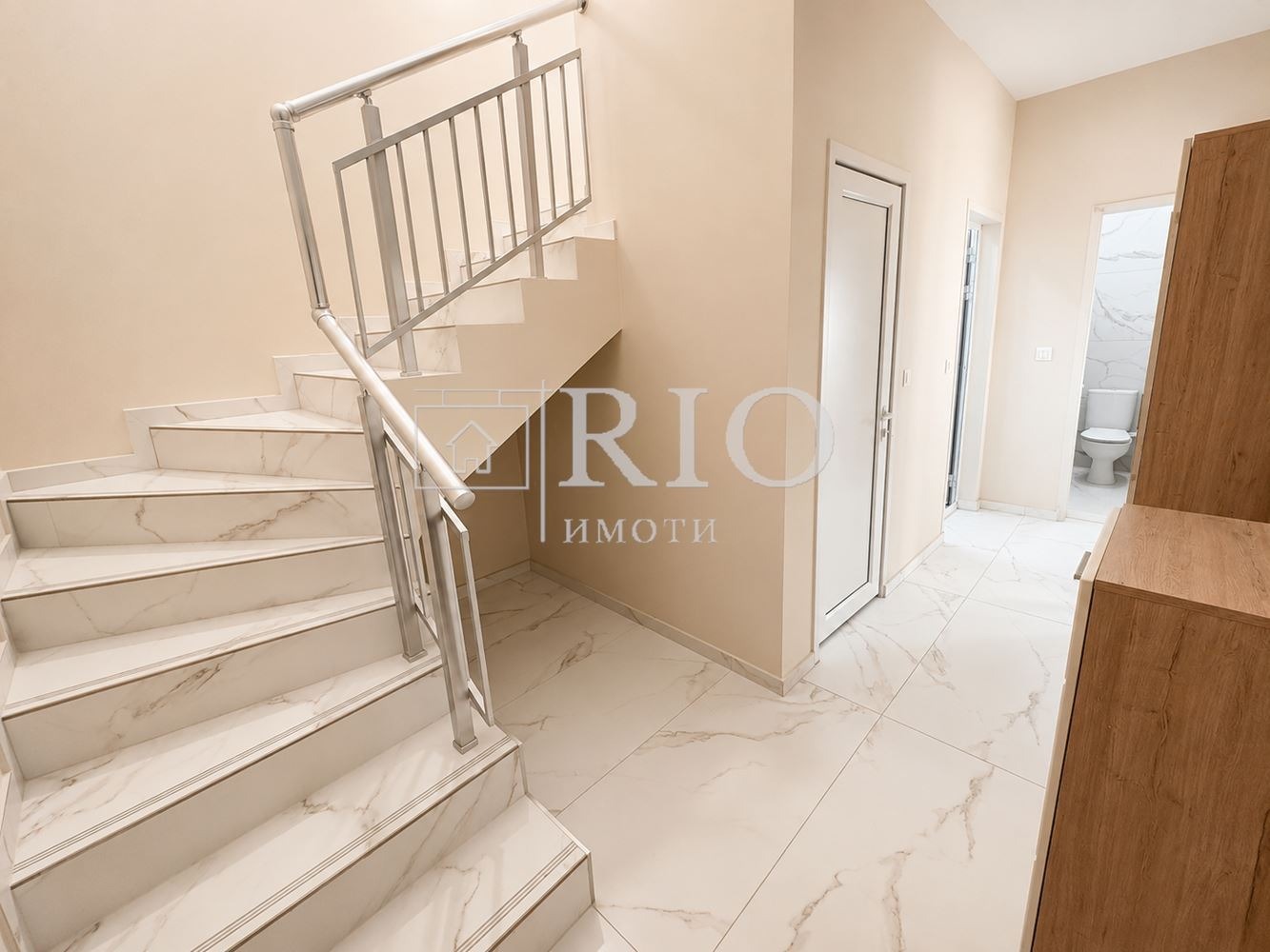 Дава под наем КЪЩА, гр. Пловдив, Беломорски, снимка 8 - Къщи - 56706769