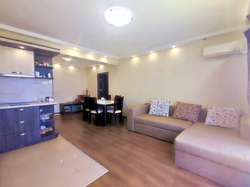 A louer  2 chambres Varna , m-t Alen mak , 140 m² | 18740906