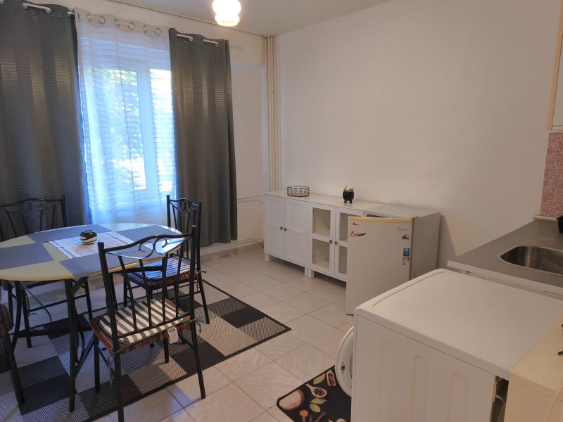 Kiadó  Stúdió Ruse , Vazrazsdane , 50 négyzetméter | 87472099 - kép [3]