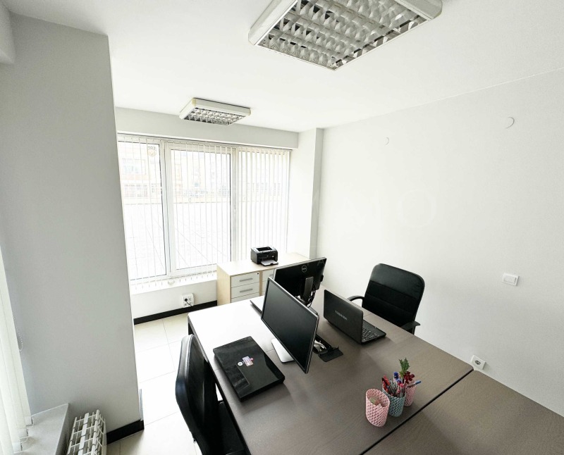 Te huur  Kantoor Sofia , Gotse Deltsjev , 80 m² | 58618778 - afbeelding [4]