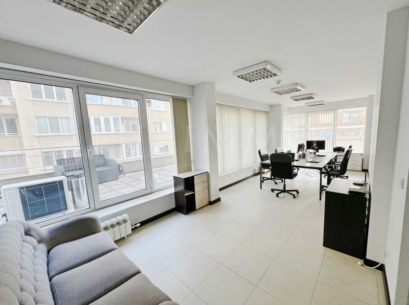 Te huur  Kantoor Sofia , Gotse Deltsjev , 80 m² | 58618778 - afbeelding [2]