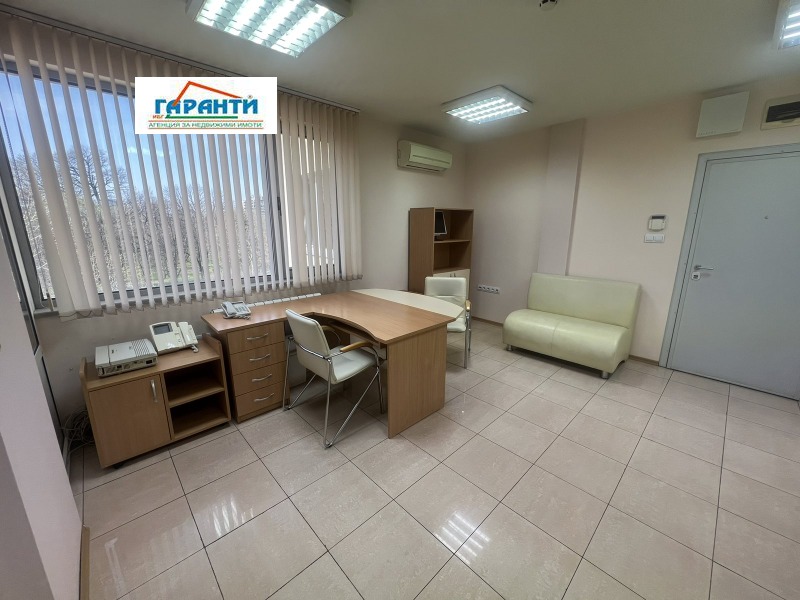Da affittare  Ufficio Plovdiv , Karshiiaka , 73 mq | 39979378 - Immagine [5]