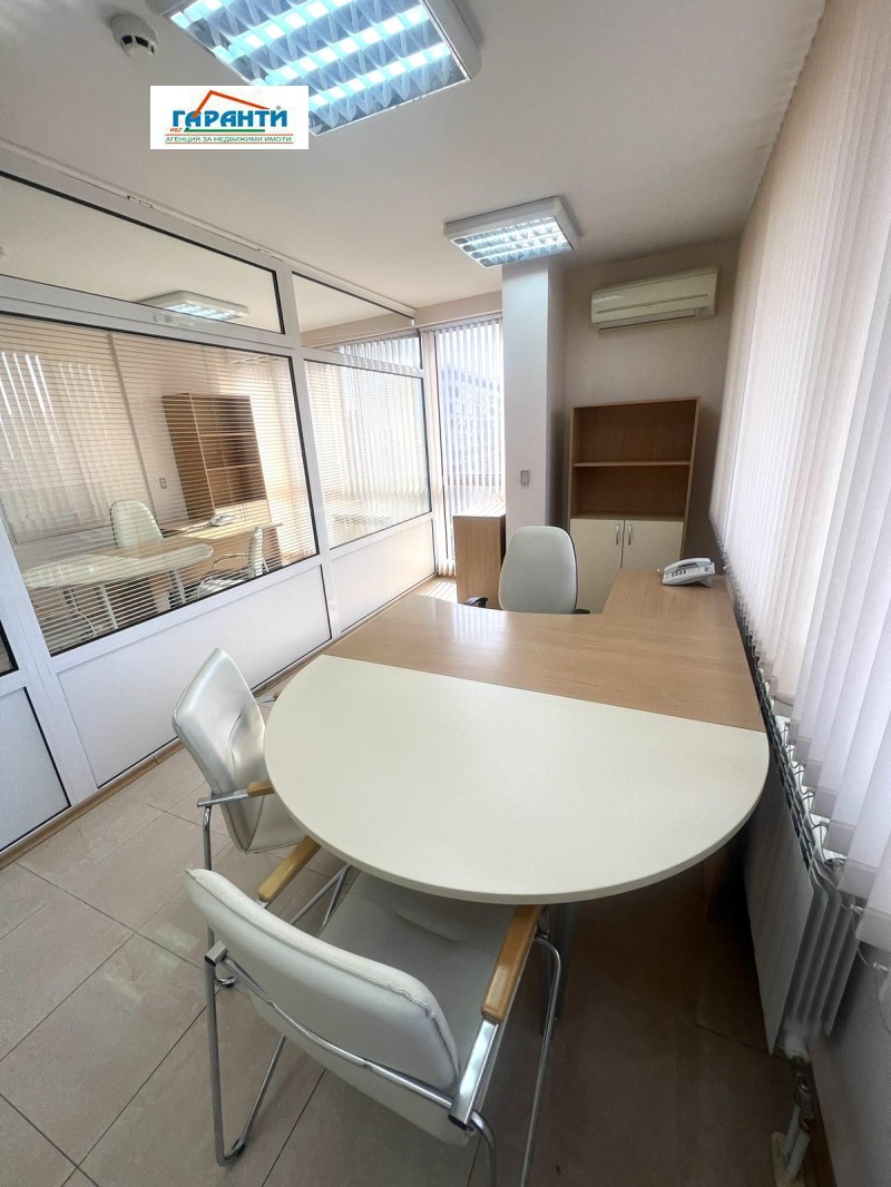 Da affittare  Ufficio Plovdiv , Karshiiaka , 73 mq | 39979378 - Immagine [4]