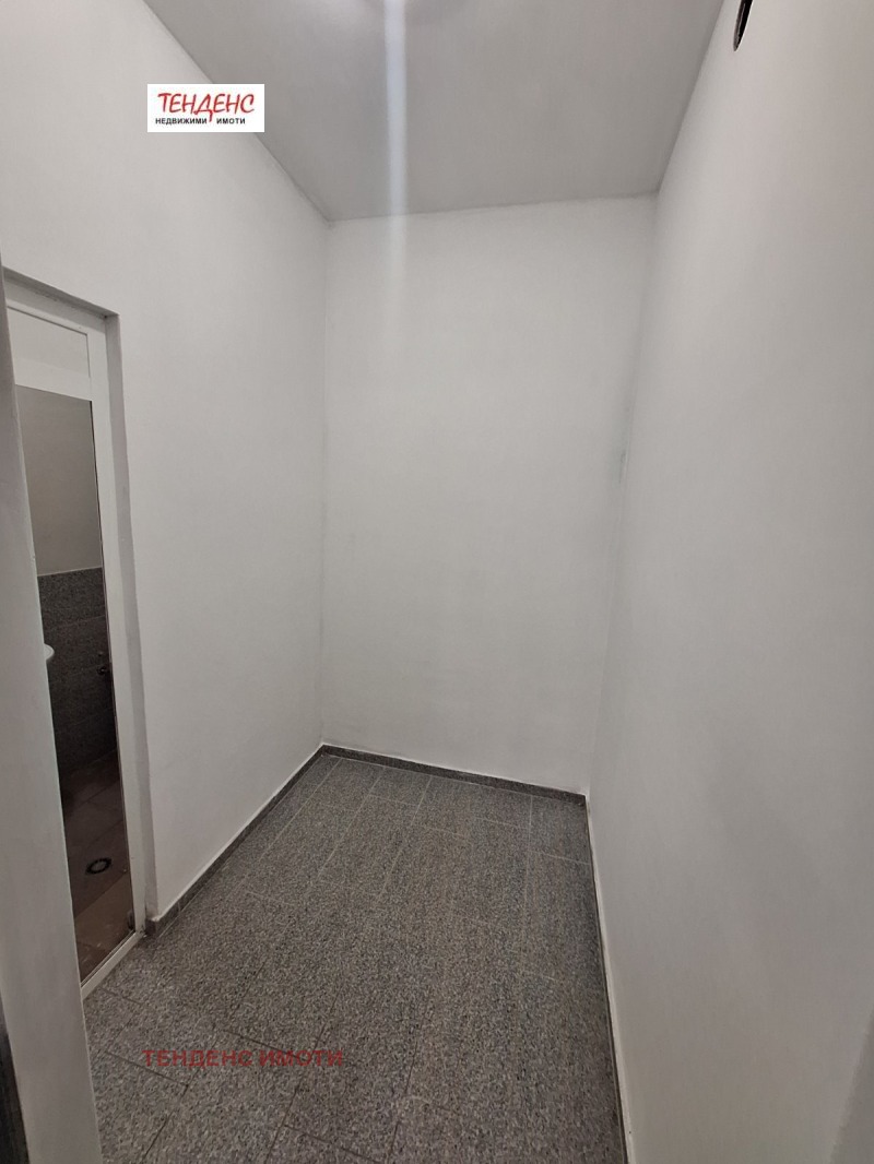 Дава под наем МАГАЗИН, гр. Кърджали, Възрожденци, снимка 2 - Магазини - 53449982