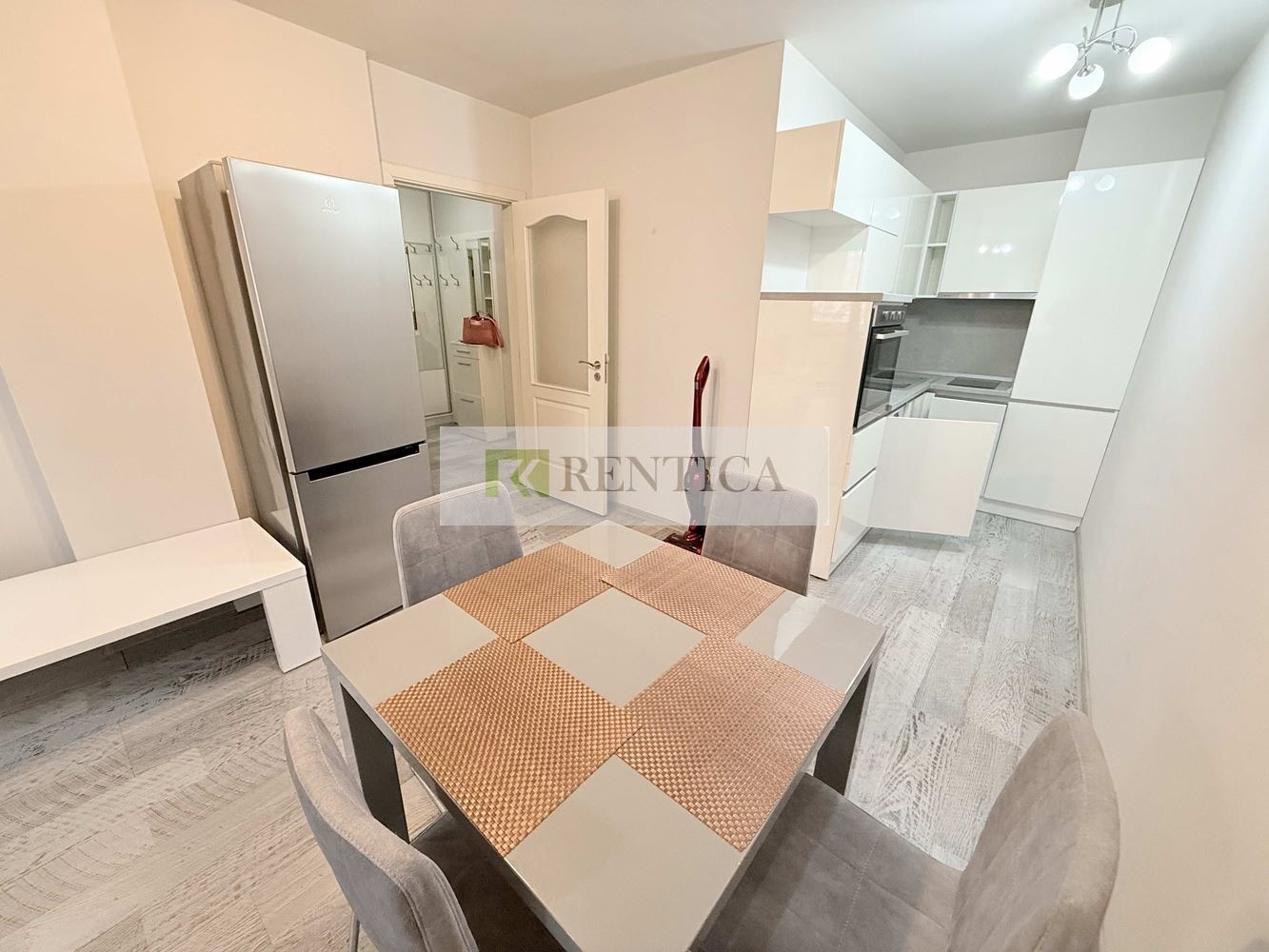 Дава под наем 2-СТАЕН, гр. Варна, Левски 1, снимка 3 - Апартаменти - 54276565