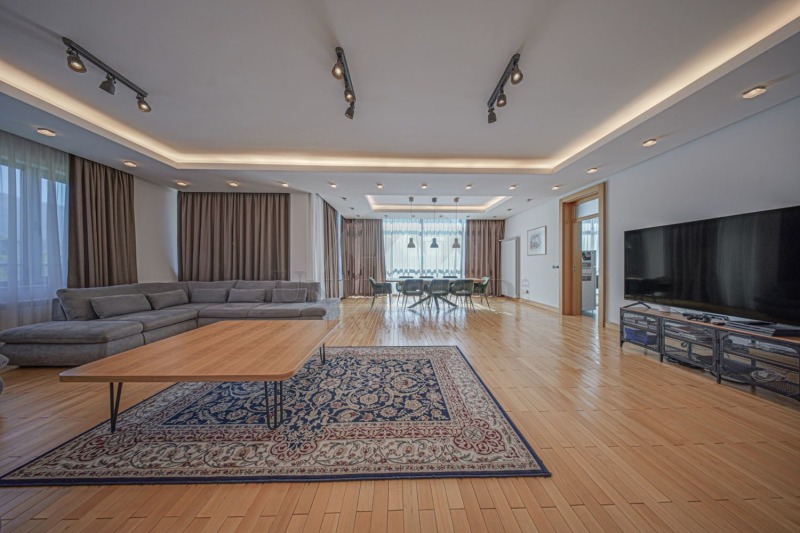 Para alugar  3 quartos Sofia , Lozenec , 350 m² | 93628774