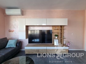 1 Schlafzimmer Zentar, Warna