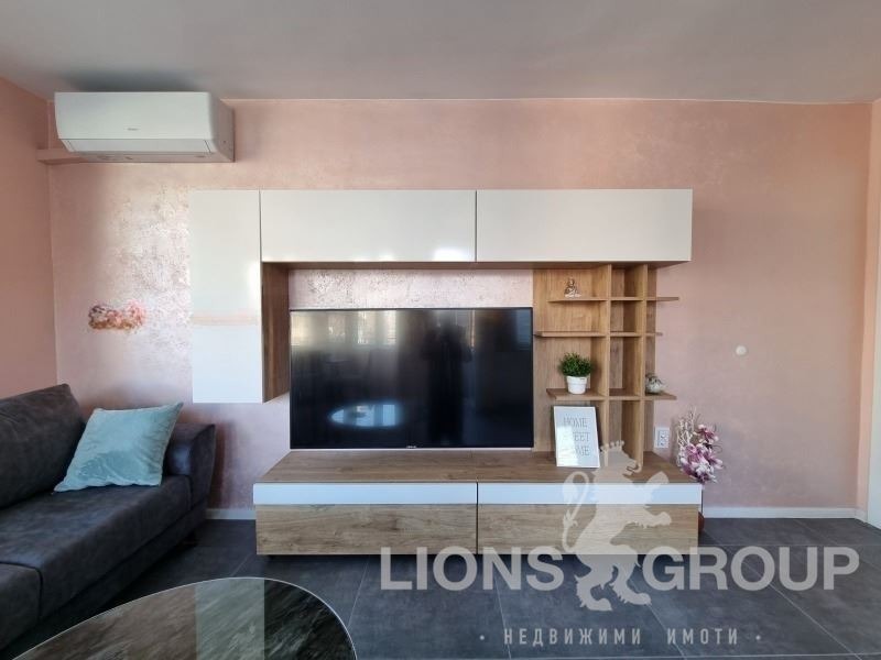 Zu vermieten  1 Schlafzimmer Warna , Zentar , 60 qm | 79952443