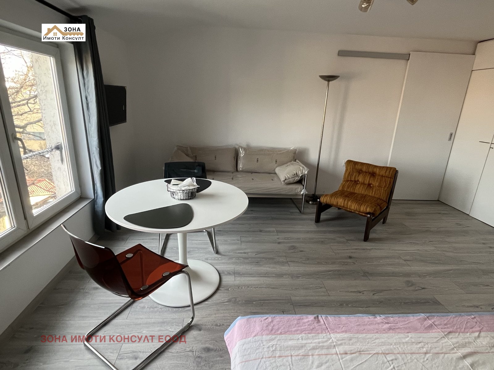 Дава под наем АТЕЛИЕ, ТАВАН, гр. София, Докторски паметник