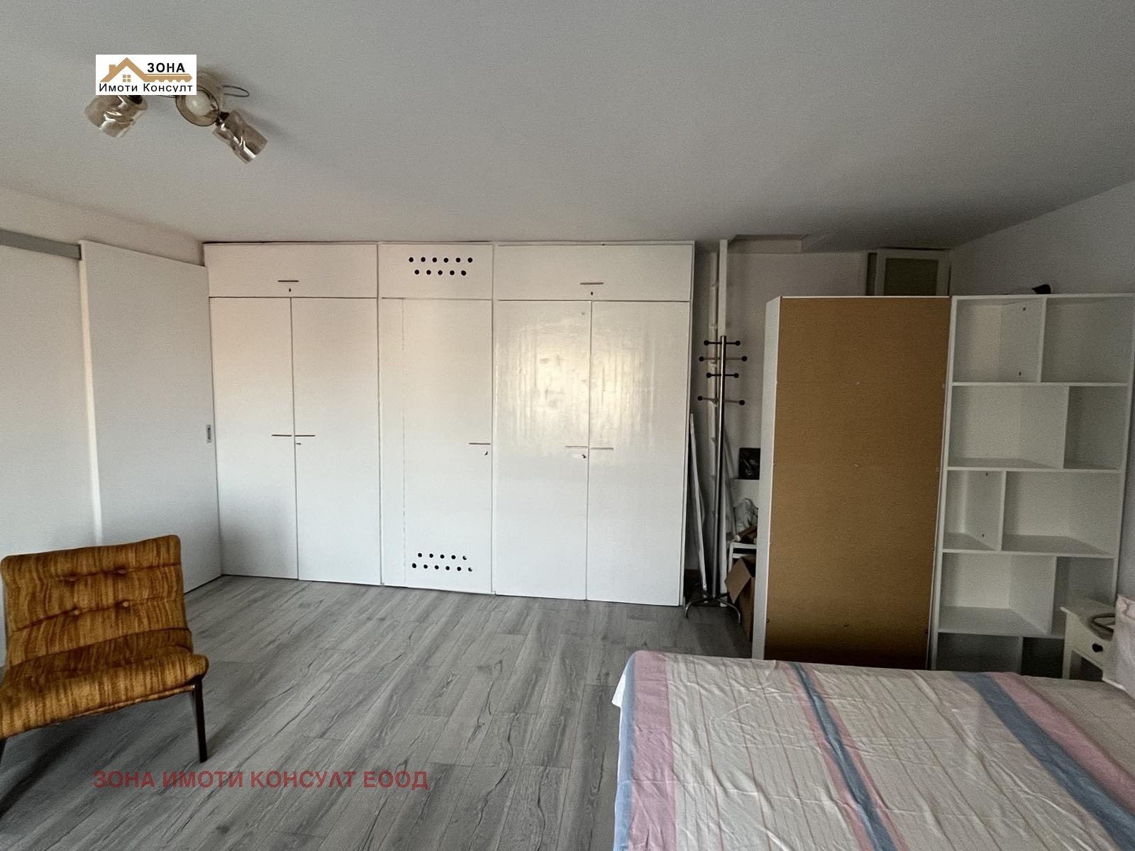 Дава под наем АТЕЛИЕ, ТАВАН, гр. София, Докторски паметник, снимка 3 - Апартаменти - 54037107