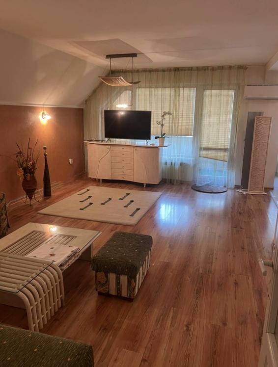 Дава под нем  3-стаен, град София, Борово •  849 EUR • ID 65106790 — holmes.bg - [1] 