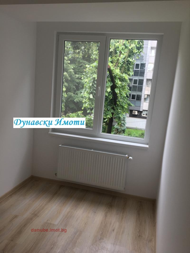 Дава под нем  Офис, град Русе, Център •  250 € • ID 31199093 — holmes.bg - [1] 