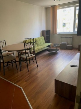 1 chambre Manastirski livadi, Sofia