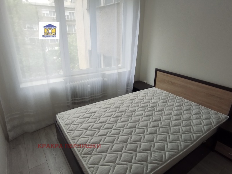 A louer  1 chambre Pernik , Tsentar , 62 m² | 91069960