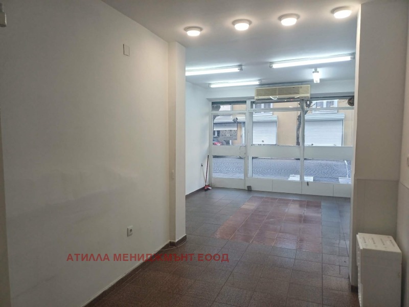 Дава под Наем МАГАЗИН в град Пловдив, Център - 60 кв.м / 600 € » 1 173.50 лв., АТИЛЛА МЕНИДЖМЪНТ ЕООД