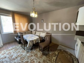 1 chambre Kolhozen pazar, Varna 1