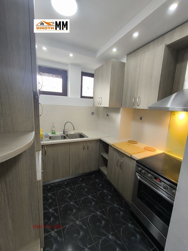 Дава под наем  4-стаен град Пловдив , Христо Смирненски , 120 кв.м | 84552069