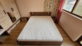 2 Schlafzimmer Pogrebi, Warna 1