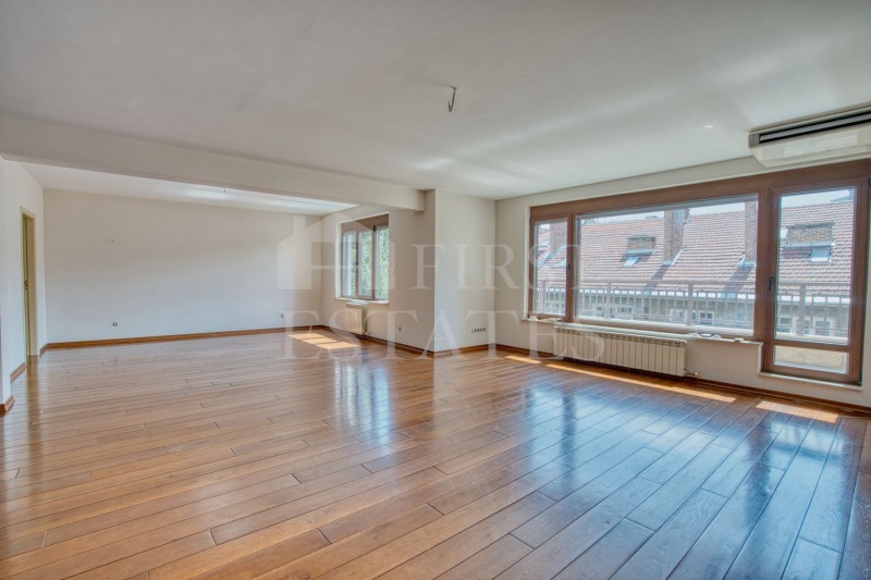 Da affittare  3+ camere da letto Sofia , Tsentar , 220 mq | 75849097