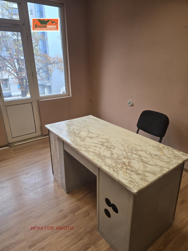 Дава под наем  Офис град Пазарджик , Идеален център , 24 кв.м | 32162754