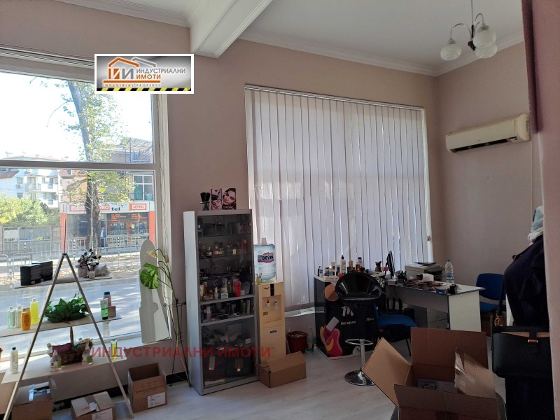 De inchiriat  Magazin Plovdiv , Țentâr , 100 mp | 55455139 - imagine [2]