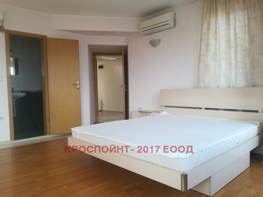 Издаје се  3 спаваће собе Софија , Центар , 170 м2 | 50549958 - слика [3]