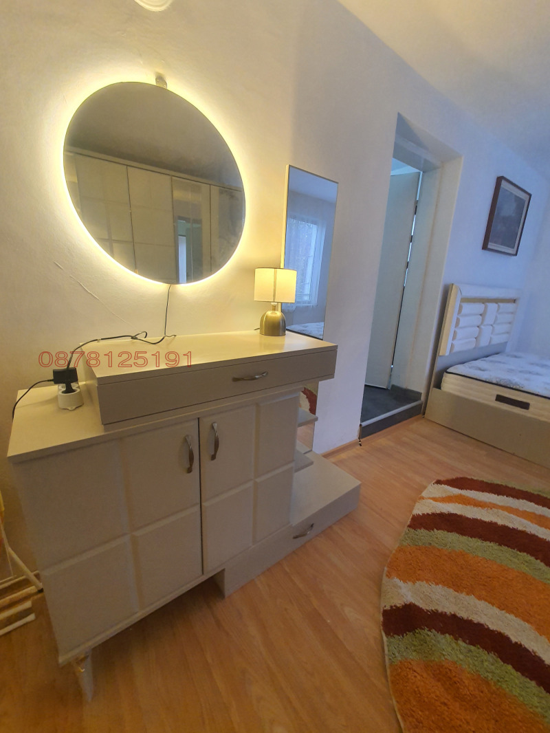 Дава под наем КЪЩА, гр. Търговище, Център, снимка 13 - Къщи - 52785174