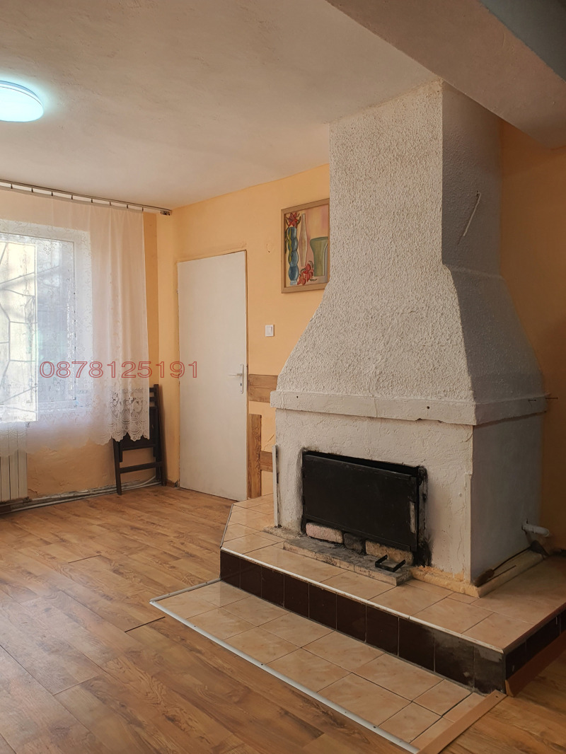 Дава под наем КЪЩА, гр. Търговище, Център, снимка 6 - Къщи - 52785174