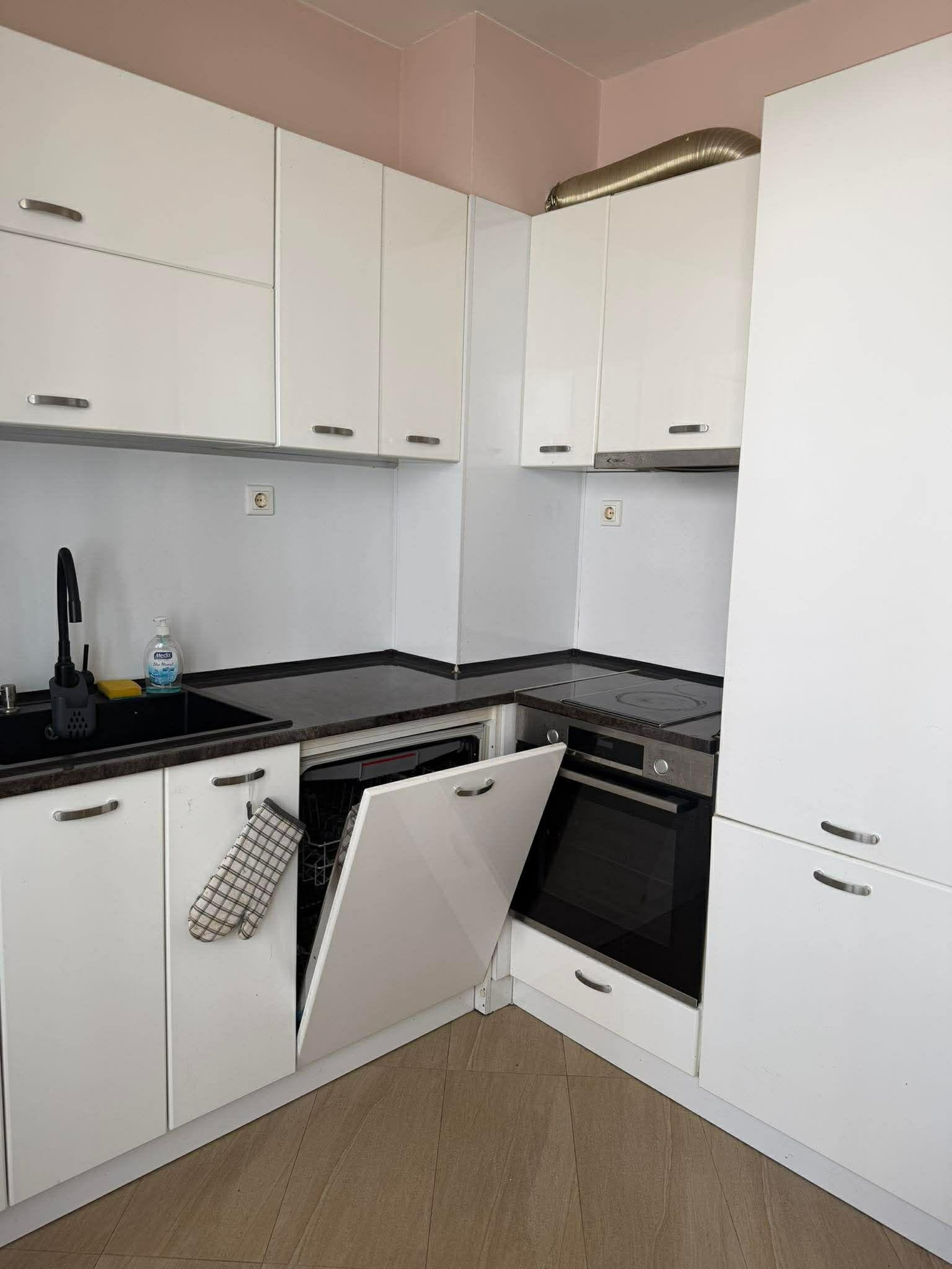 Дава под наем 3-СТАЕН, гр. София, Лозенец, снимка 5 - Апартаменти - 54233486