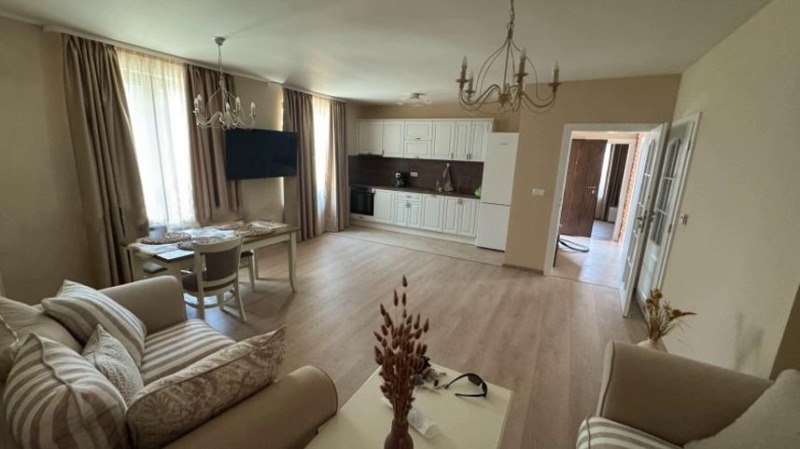 Zu vermieten  1 Schlafzimmer Plowdiw , Zentar , 74 qm | 15399983