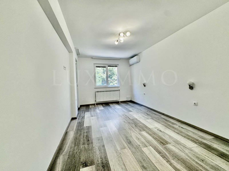Zu vermieten  3+ Schlafzimmer Sofia , Hladilnika , 150 qm | 44800694 - Bild [13]