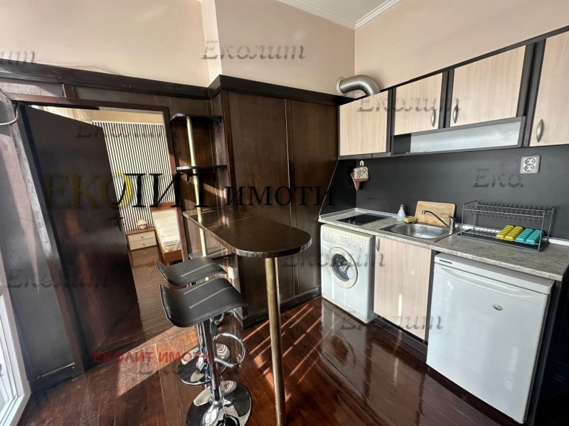 Издаје се  Студио Софија , Центар , 57 м2 | 38954206