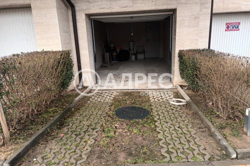 Дава под наем ГАРАЖ, ПАРКОМЯСТО, гр. София, Манастирски ливади, снимка 2 - Гаражи и паркоместа - 53505304