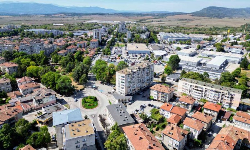 Дава под Наем СКЛАД в област Габрово, гр. Севлиево - 170 кв.м / 500 € » 977.92 лв., СУПРИММО ОФИСИ В СТРАНАТА