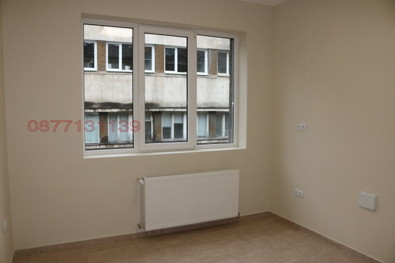 A louer  Bureau Sofia , Tsentar , 75 m² | 28746326 - image [4]
