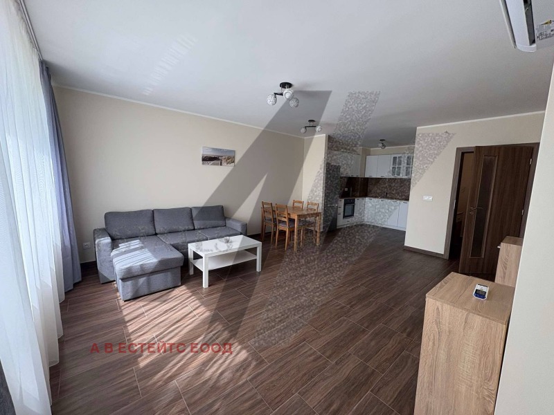 Издаје се  1 спаваћа соба Софија , Сердика , 80 м2 | 72741727