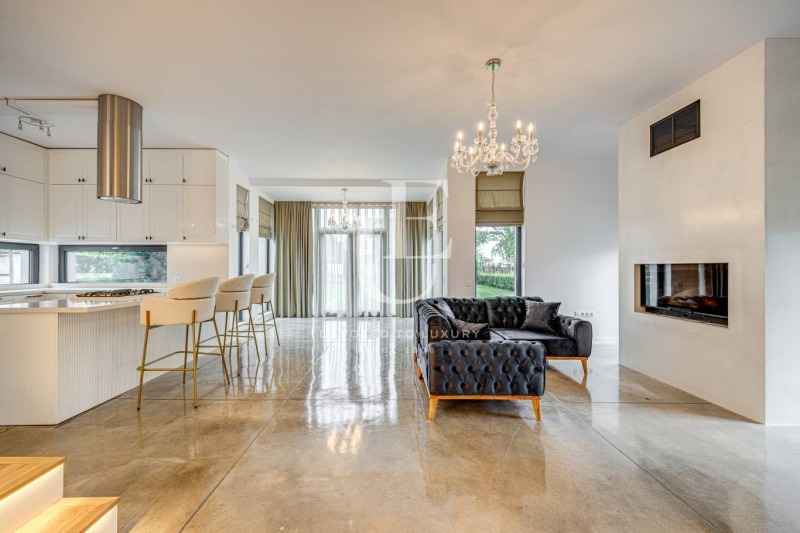 Под наем КЪЩА, град София, Драгалевци • 4500 € • 13973179 — Holmes.bg