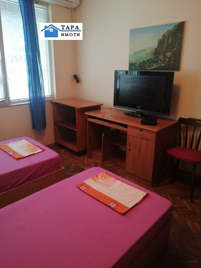 Дава под нем  1-стаен, град Варна, ВИНС-Червен площад •  300 € • ID 29914232 — holmes.bg - [1] 