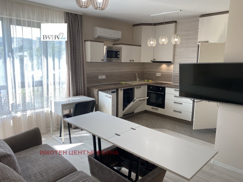 Дава под нем  2-стаен, град Варна, Левски 1 •  500 EUR • ID 66930006 — holmes.bg - [1] 