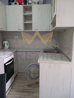 Hus Gulv Kolhozen pazar, Varna