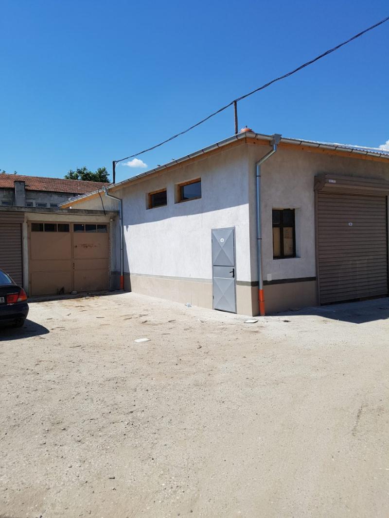 Дава под наем  Склад област Пловдив , гр. Асеновград , 105 кв.м | 99775403
