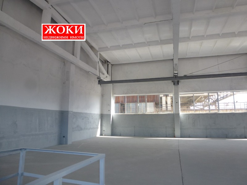 Дава под наем ПРОМ. ПОМЕЩЕНИЕ, гр. Перник, Промишлена зона, снимка 4 - Производствени сгради - 52553378