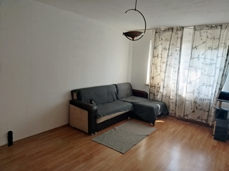 Дава под нем  2-стаен, град София, Младост 2 •  340 EUR • ID 60854681 — holmes.bg - [1] 