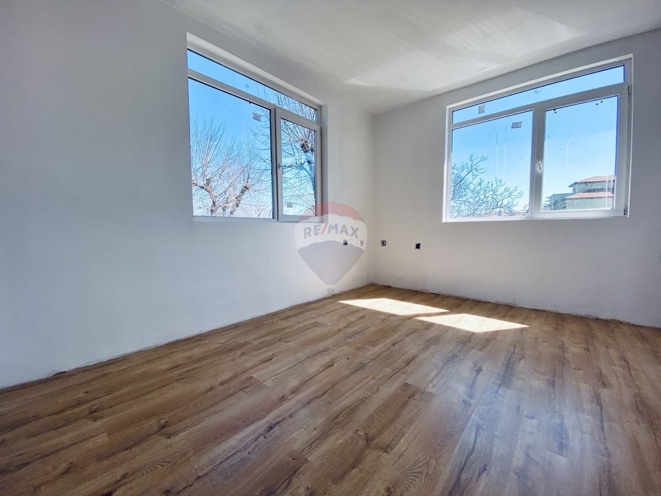 Дава под наем МАГАЗИН, гр. Варна, Галата, снимка 2 - Магазини - 49924653